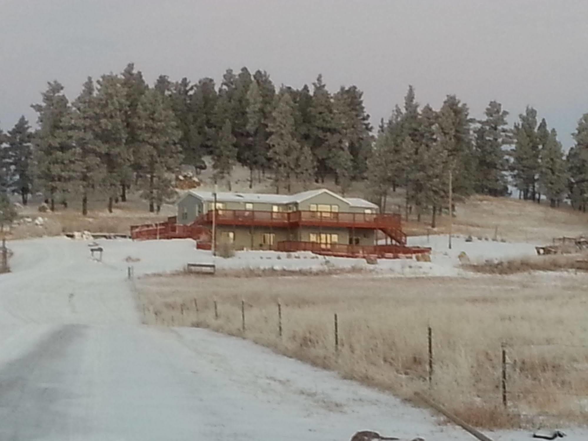 Sawin' Logs Inn Devils Tower Экстерьер фото